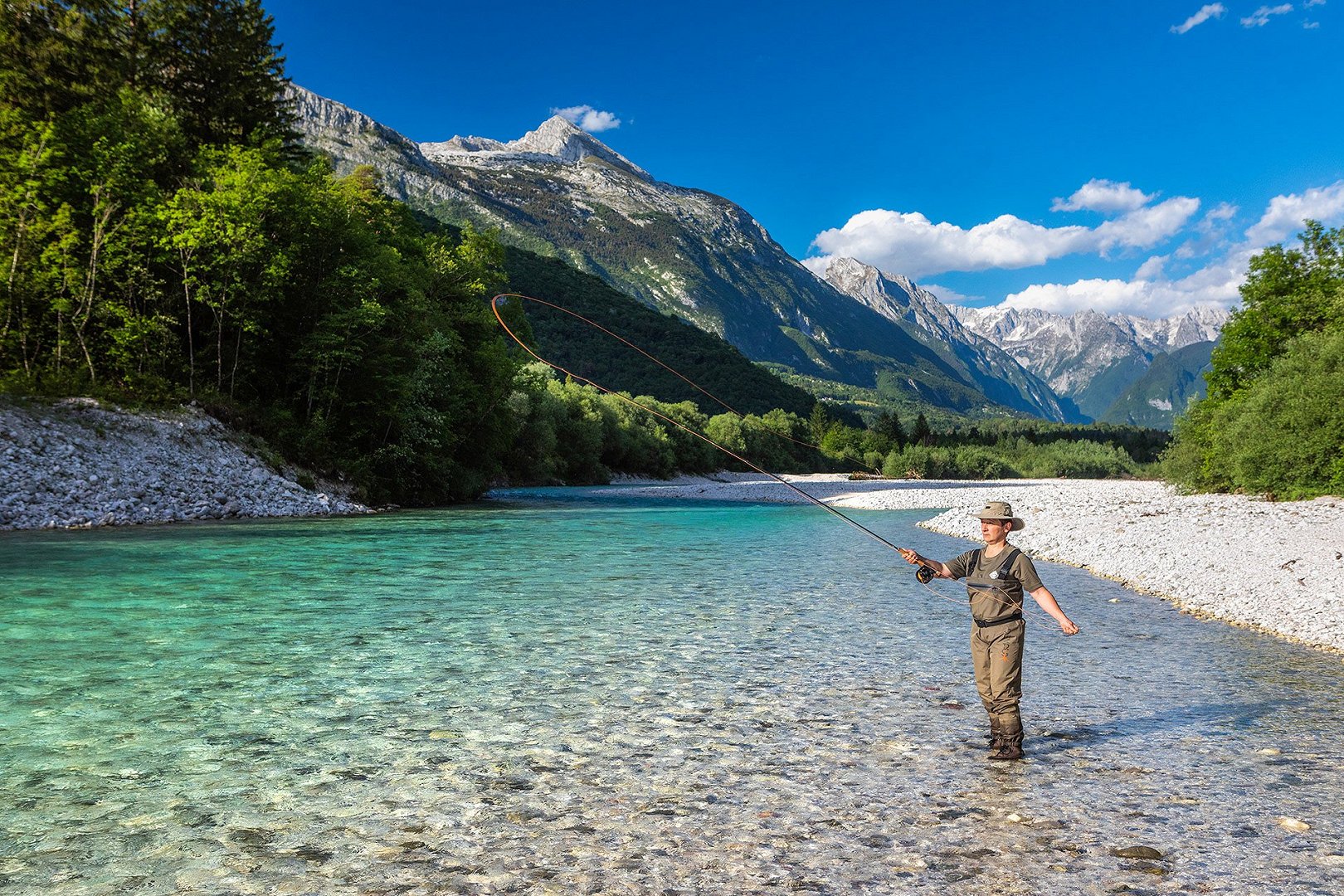 Fliegenfischen auf dem Fluss Soča