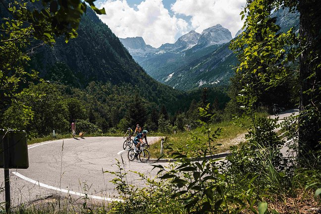 Kolesarjenje, Vršič Mad-Alps_Vr__i___01_small.jpg